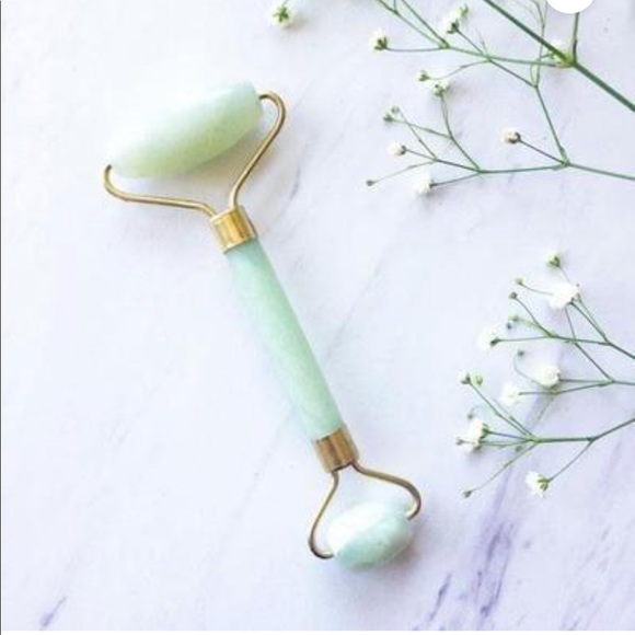 Velvet Cosmetic Other - Velvet Cosmetics Facial Jade Crystal Roller